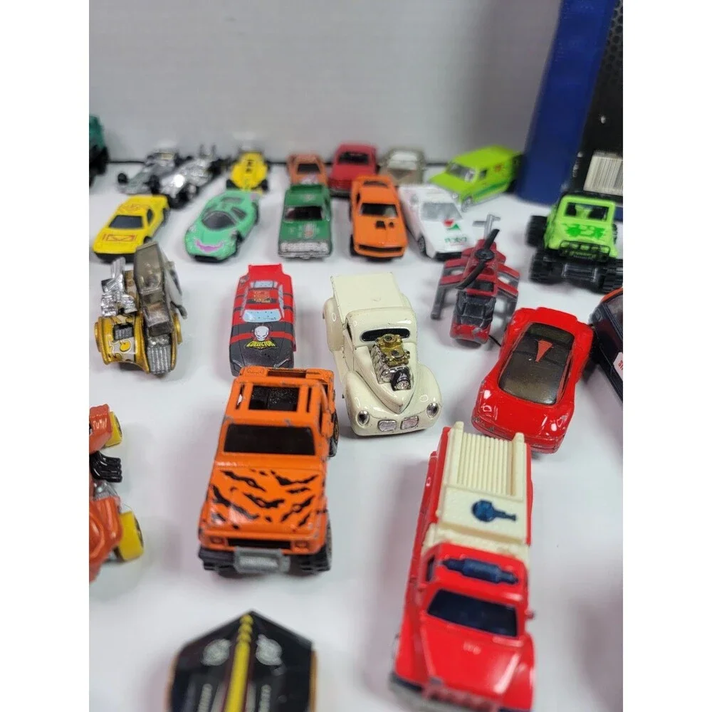 Mixed Lot 40+ Toy Cars Trucks Hot Wheels Matchbox McDonald’s Diecast w/ Carry...